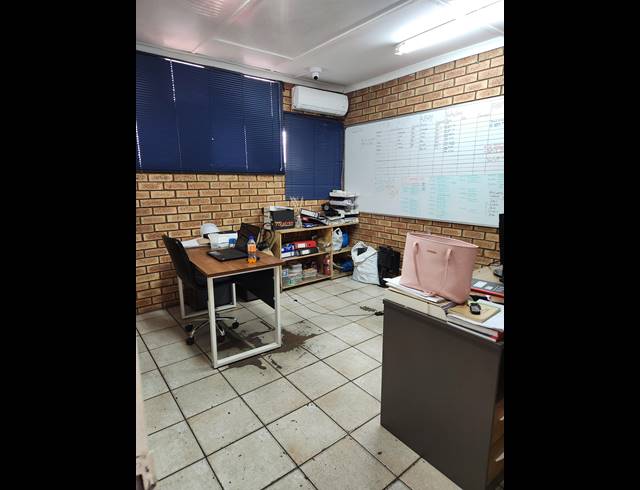 699M² WORKSHOP TO LET IN ALTON